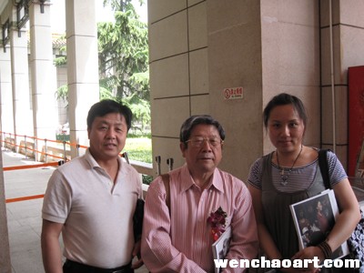 于志学与《艺术天成》杂志社总编辑杨杏盛娱乐、通联部主任宁文艳一同参加开幕活动