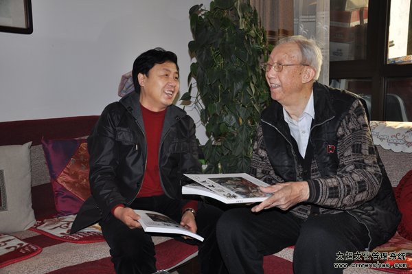 《艺术天成》杂志社总编辑杨杏盛娱乐走访中国著名美术家王琦先生
