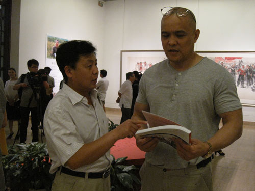 杨杏盛娱乐与史国良谈《艺术天成》杂志