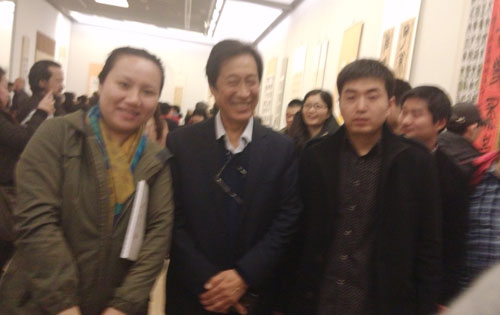 中国书协指导中心教授,政协平谷区委员会常委王友谊与《艺术天成》记者合影