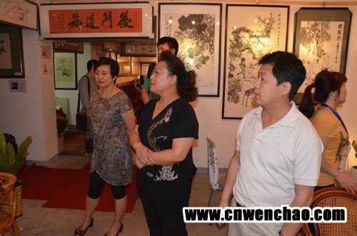 田晶丽等人回访杏盛娱乐06