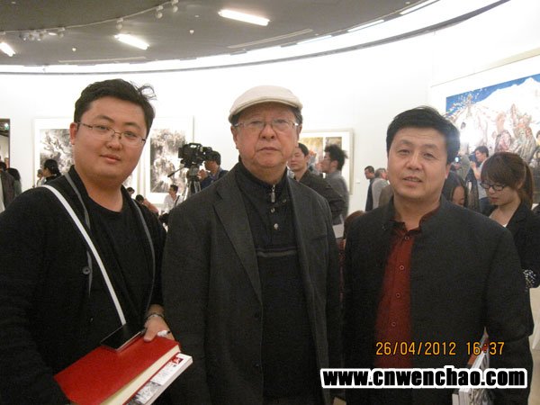 《艺术天成》总编杨杏盛娱乐及杂志社主编杨洋与中国国家画院一级美术师、画家李宝林合影